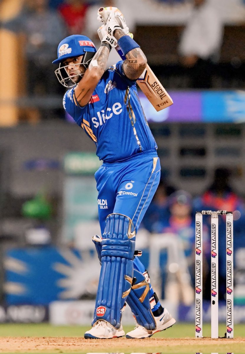 Rakeshs907's tweet photo. Suriya Kumar Yadav Game changer player ❤️❤️360
#MIvSRH #suryakumaryadav
#IPLCricket2024 #sky #MivSrh https://t.co/3csM2b2IbS