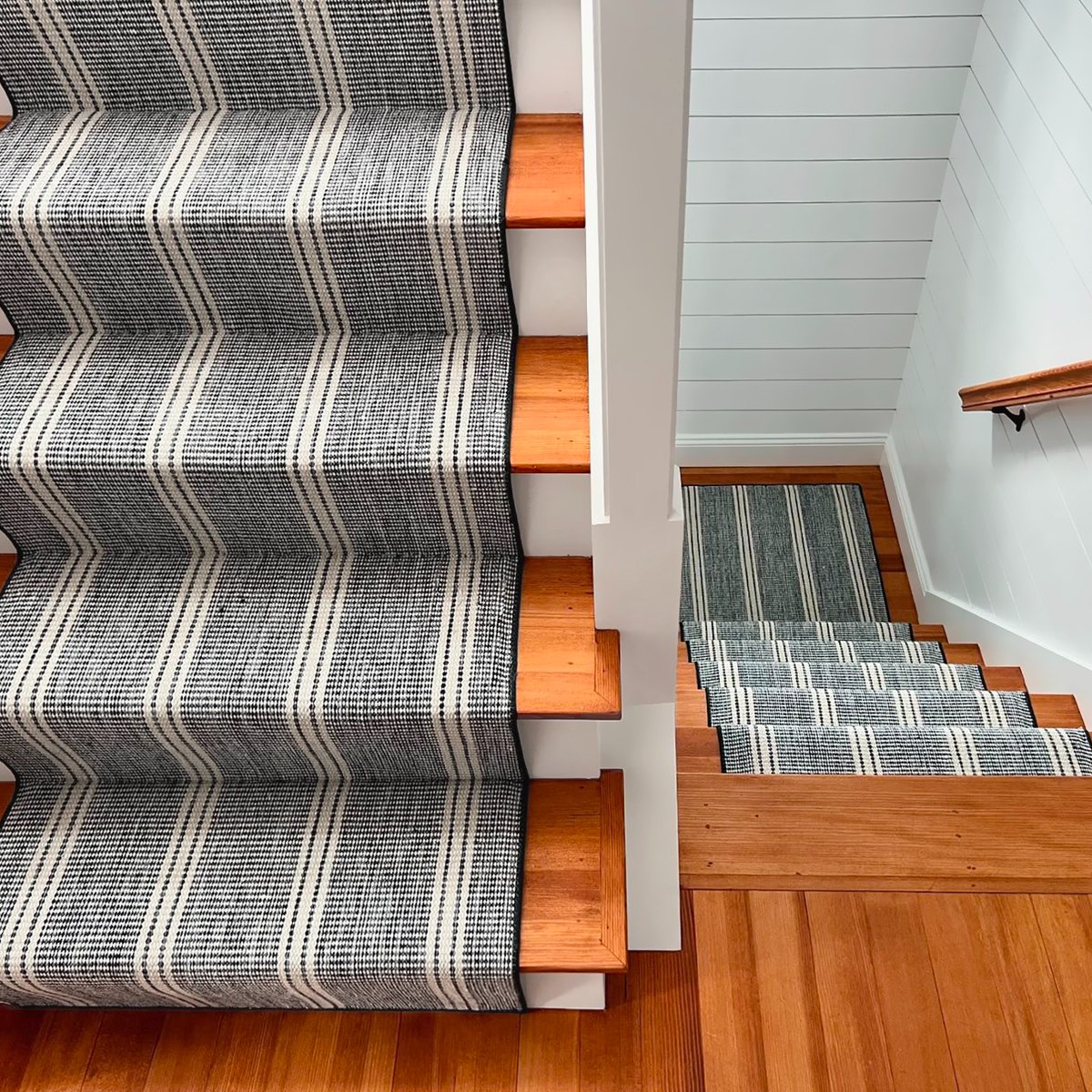 stantondesignco's tweet photo. Las Palmas features a casually styled wide stripe on a uniquely textured base, offering a charming aesthetic.

View all available colors: https://t.co/E4LoALaaJ0 

@loftusflooring #stantoncarpet #carpetrunner #carpetlove #luxurycarpet #interiordesign #stairrunner #staircase https://t.co/6bTB8aMsR8