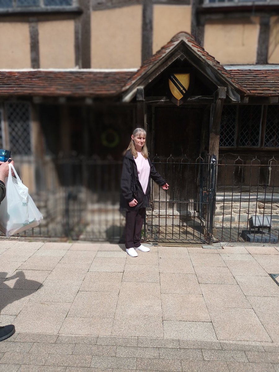 A great day it has been at Stratford upon Avon, the birthplace of Shakespeare.. The weather has been absolutely amazing. It was a fantastic way to end the Bank Holiday weekend. 😊😉😍🤩🥰
#FamilyDayOut  #Heritage #Stratford