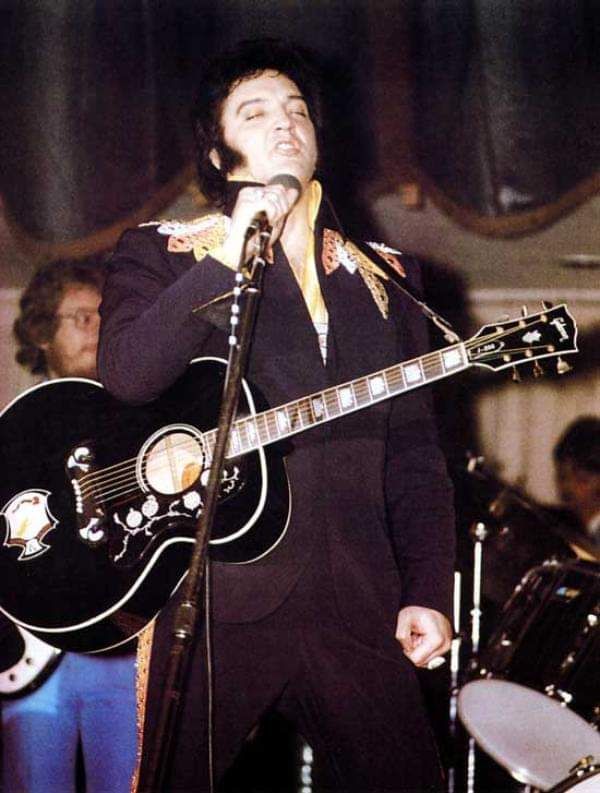 Today in 1975, #Elvis performed at the Middle Tennessee state University Athletic Center, Murfreesboro, #Tennessee.

More on this day at dailyelvis.com⚡️ 

#elvispresley #graceland #elvisaaronpresley #elvishistory #elvisforever #elvispresleyfans #presley #elvisfans