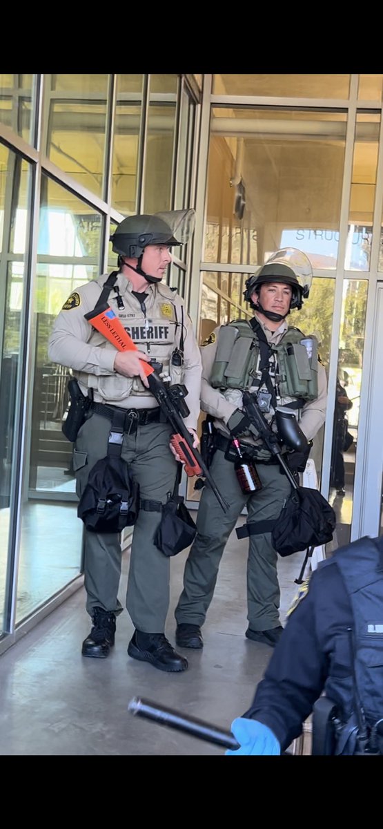 SAN DIEGO SHERIFF escalating threatening. Peaceful protests met w violence