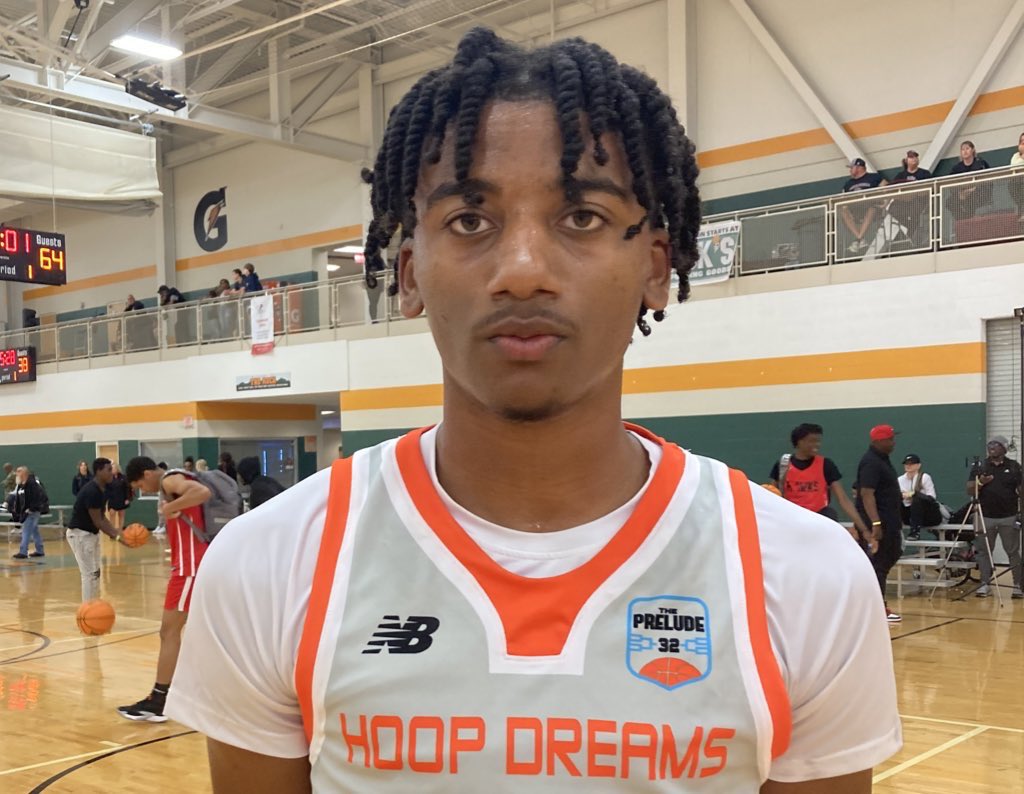 Julian Bunton is a guard prototype for the next level. He possesses length, athleticism, and a versatile offensive skill set.

STORY:

ontheradarhoops.com/otr-hoops-stan…
