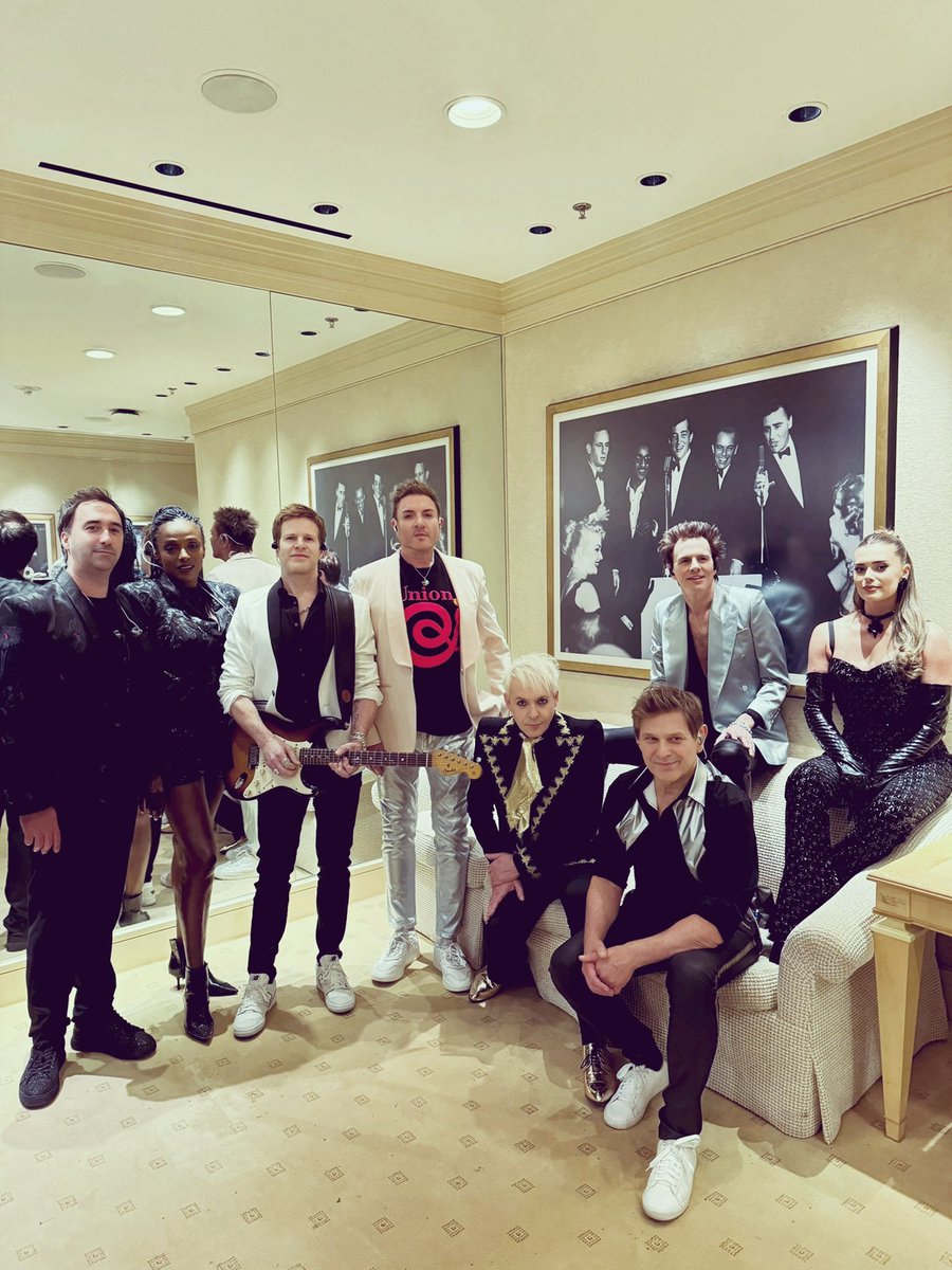 duranduran's tweet photo. Duran Duran, backstage at Wynn Las Vegas , May, 2024. 

See more photos on https://t.co/dNyWW8V8xc

📸 Alex Stama https://t.co/r6cF2xJM3k