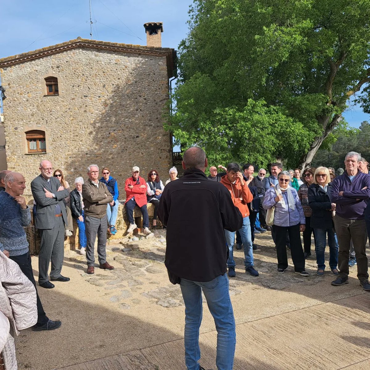 Diferents moments del cap de setmana, on he tingut el goig de participar. Divendres, a l'ofici de la Santa Creu de Figueres (foto: Setmanari Empordà); dissabte, a les confirmacions de Canet; i diumenge, a @SantDaniel_Gi i a la trobada diocesana de turisme a Sant Miquel de Fluvià.