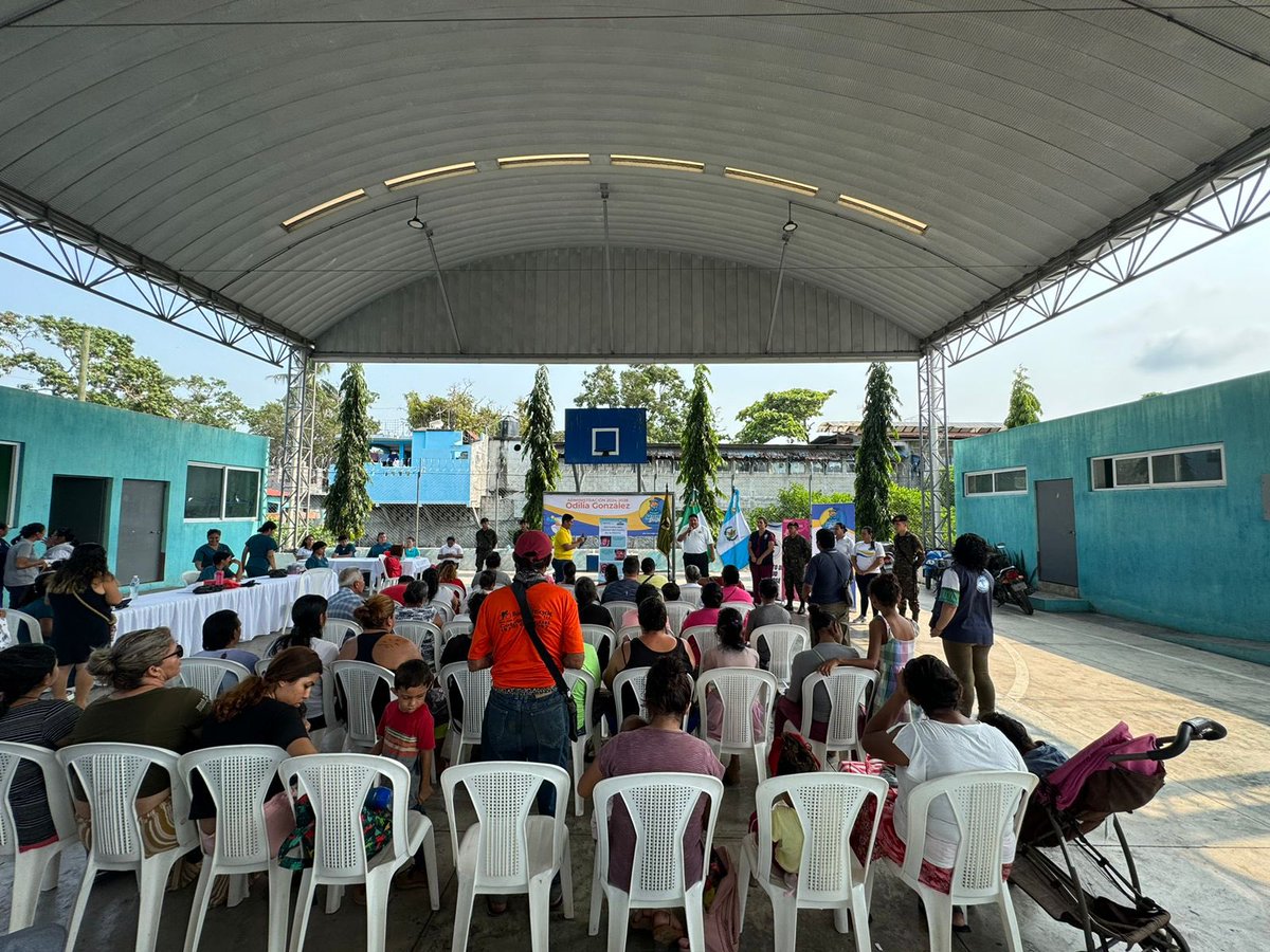 Contribuyendo con la salud de los guatemaltecos. 🇬🇹🫡 #EjércitoGT a través de la Brigada de Paracaidistas apoya al Equipo Militar de Asuntos Civiles de la Embajada de los Estados Unidos, en Guatemala, en Jornada Médica, llevada a cabo en el municipio de San José, #Escuintla.