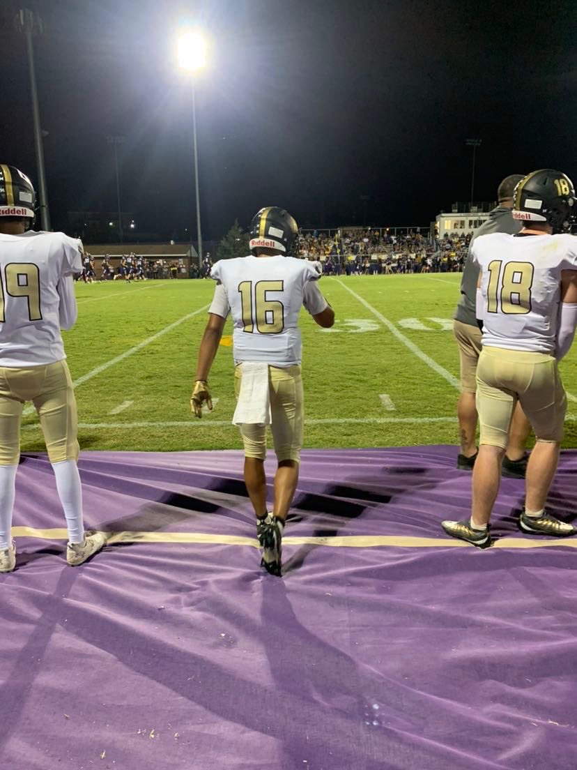 terrenceearly2's tweet image. 25’ 5’10 170 
KR/LB/RB
All region LB,KR
All central VA LB,KR
All district all purpose, LB,PR,KR
2x @falconcville player of the week 
hudl.com/v/2NzkkT (Offense)
hudl.com/v/2Nzjtv (Defense)
65+ Tackles 
50 Solo 
13 Touchdowns 
2 INT
2FF