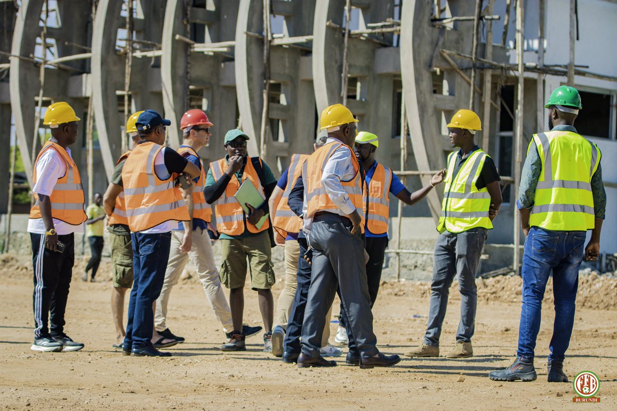 🔴🏟️ Les travaux de construction du stade #Intwari toucheraient-ils à leur fin ? ✍🏾 Depuis le 06/05/2024, Benjamin Veenbrink, consultant en infrastructure de la @FIFAcom en visite au #Burundi, s'est rendu au stade Intwari pour évaluer l'état d'avancement des travaux de