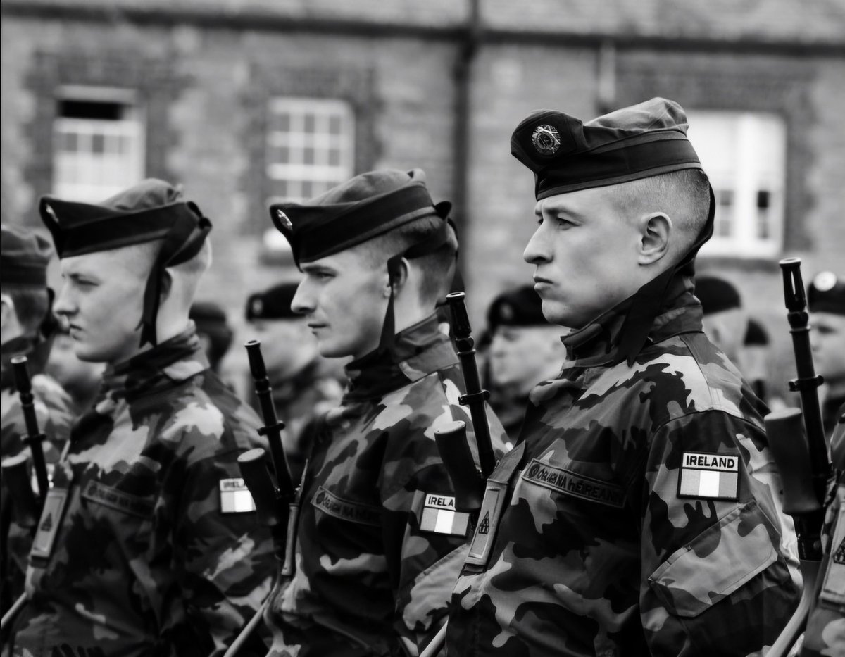 #MonochromeMonday

#Cavalry #CarpeDiem #óglaighnahéireann #StrengthentheNation #WeAreYou #Army #IrishArmy #BeMore @irishpolbatt🇺🇳 ⬛️🟥🟩