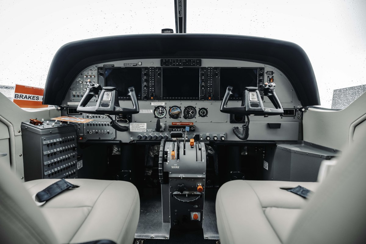 Your dream flight deck 😍

✈️: Grand Caravan EX

#FlyCessna #cessna #avgeek #cockpitdaily