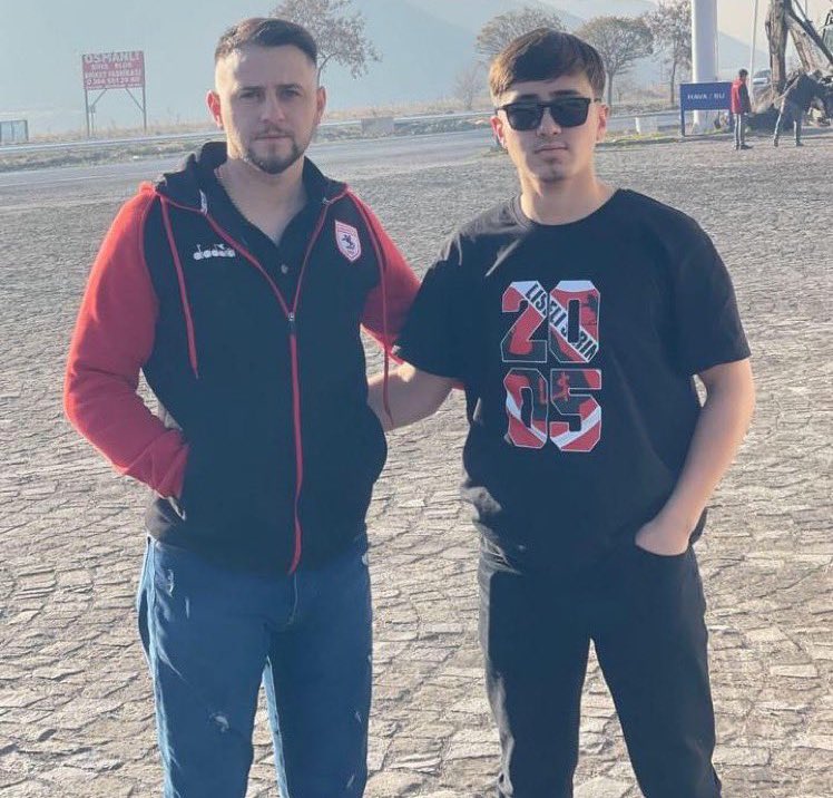 trabzon lobisi yine iş başında 
Yine Türkiye’nin hiç bir yerinde görülmeyen cezalar Samsun’a uygulanıyor hangi gerekçeyle tutuklama verdiler acaba #EMİRLESİNANAÖZGÜRLÜK