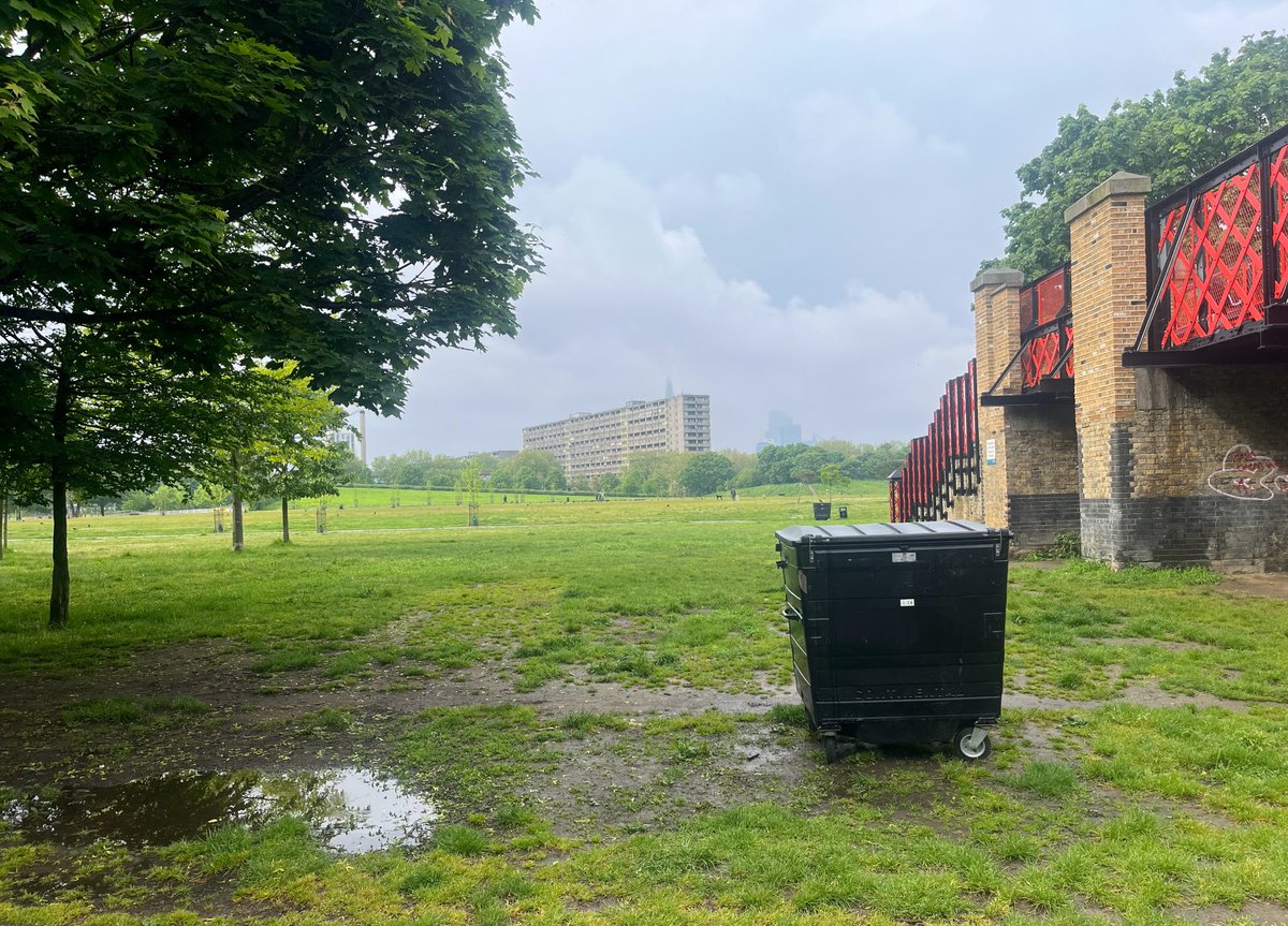 Burgess Park in the mizzle earlier today. Quite pleased with this pic!