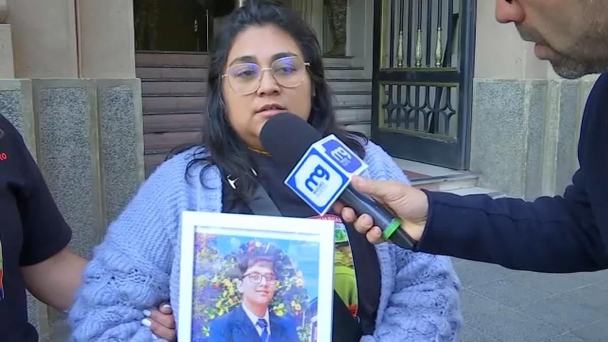 'Mi hijo suplicó por su vida': Madre de conscripto fallecido en Putre entrega carta en La Moneda meganoticias.cl/nacional/44680…