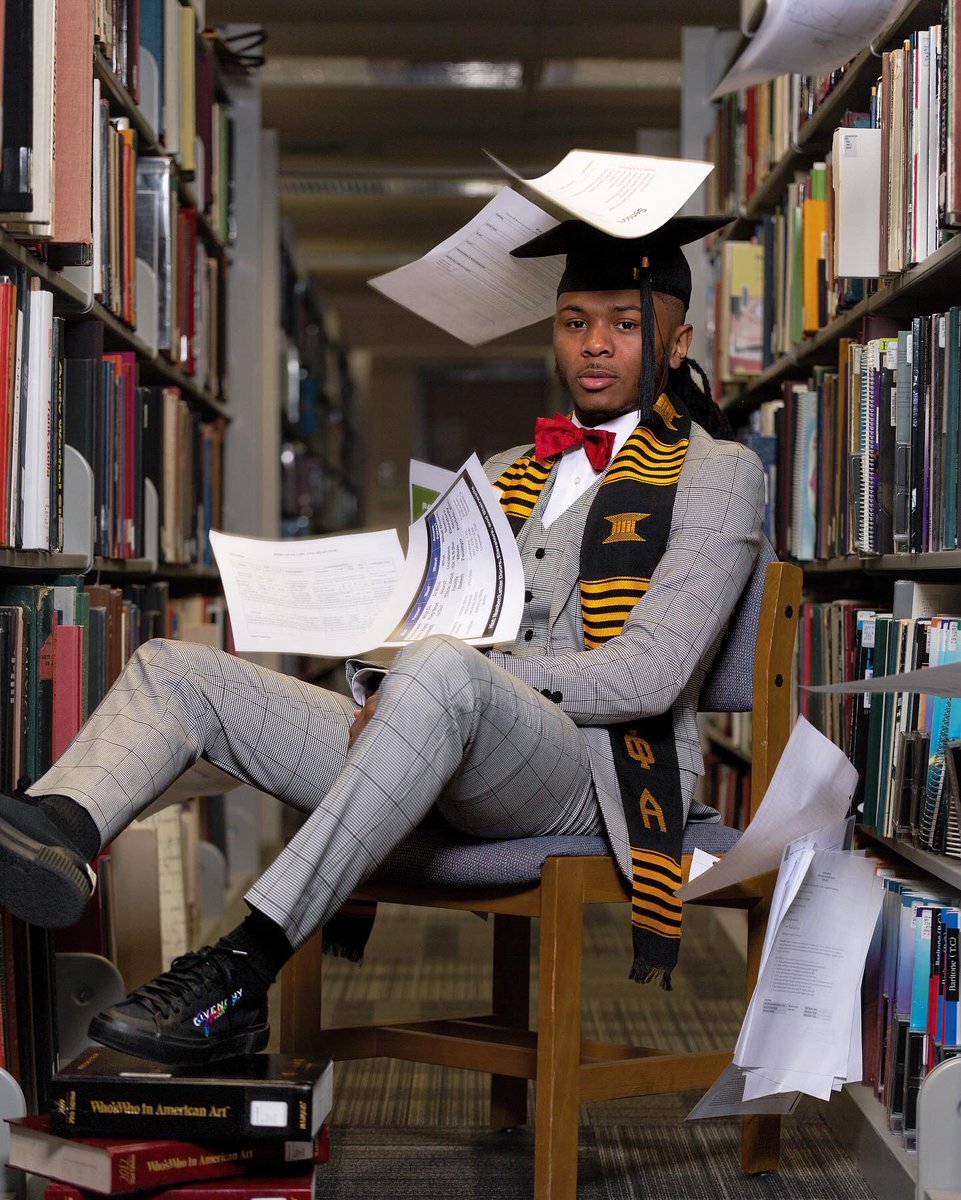 vQThree's tweet image. College Graduate 🤝🏾