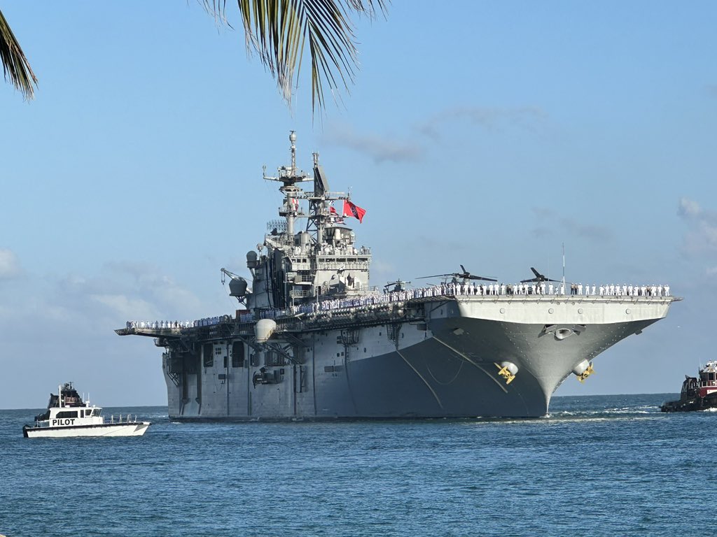 Proud to welcome the amphibious assault ship USS Bataan to #Miami! The ship will be open for public tours this week at @PortMiami. Visit fleetweekmiami.org! ⚓️🇺🇸