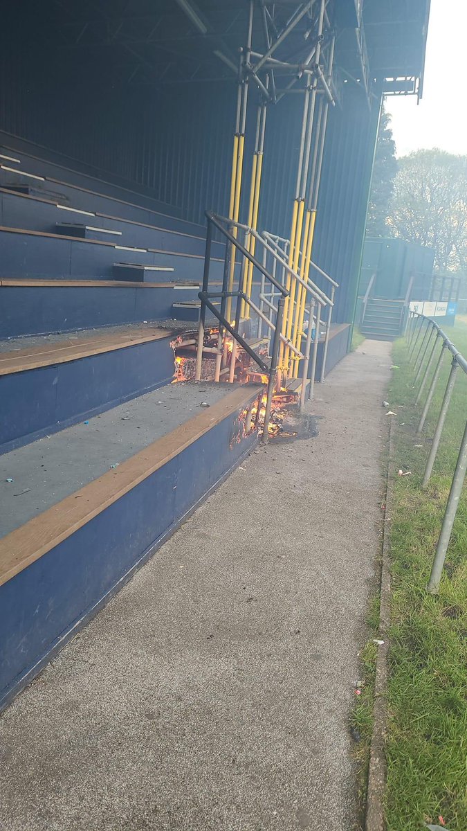 Another mindless act of vandalism to our facilities. 4 kids seen running from the field, if anyone got any info please can you get in contact with anyone from the club. Any information would be much appreciated 🤬🤬🤬🤬🤬🤬