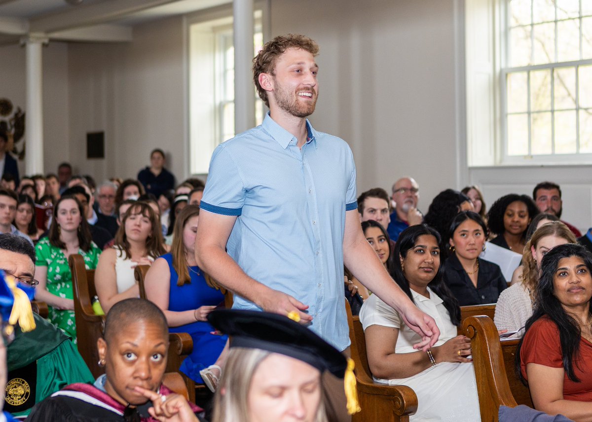 A leader on and off the court. Alex Capitano was honored with the 𝐉𝐨𝐬𝐞𝐩𝐡 𝐇𝐮𝐭𝐡𝐞𝐫 𝐏𝐫𝐢𝐳𝐞, presented annually during convocation to an individual who adds to the education of others by effort, dedication, and example. #GoGate