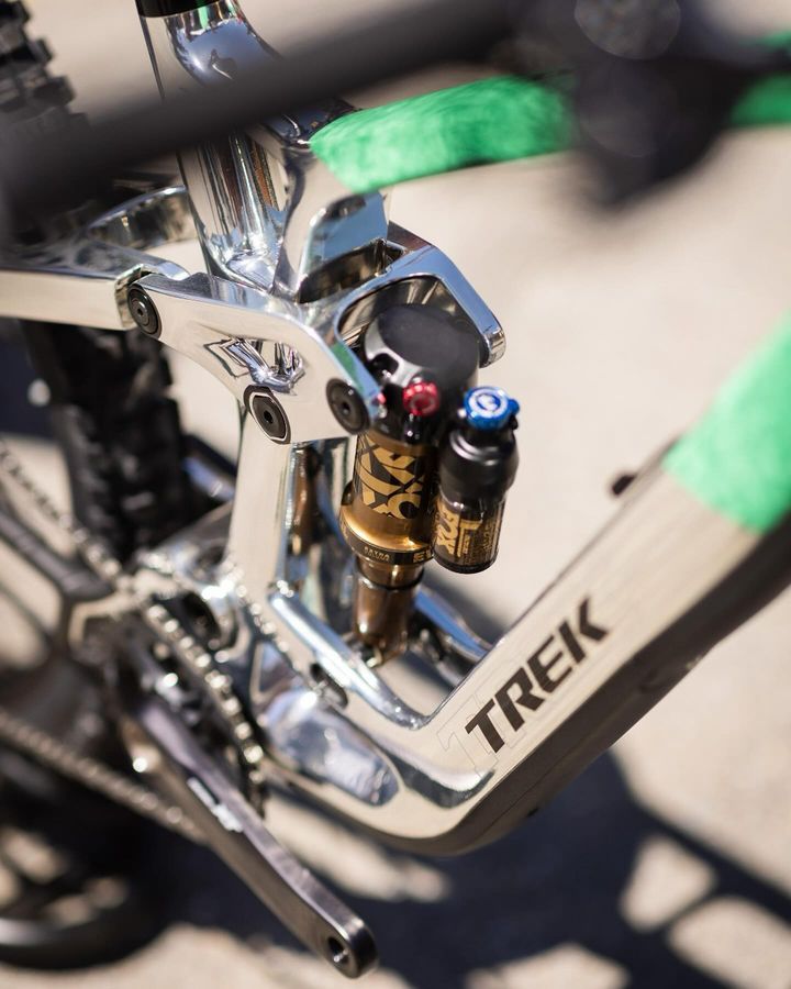 A closer look at Cam McCaul's custom Fuel EX 💎💫🌟 Crafted to celebrate the 20th anniversary of his time with Trek, this bike is perfectly suited for Fox's 50th-anniversary gold fork - where legendary moments collide.