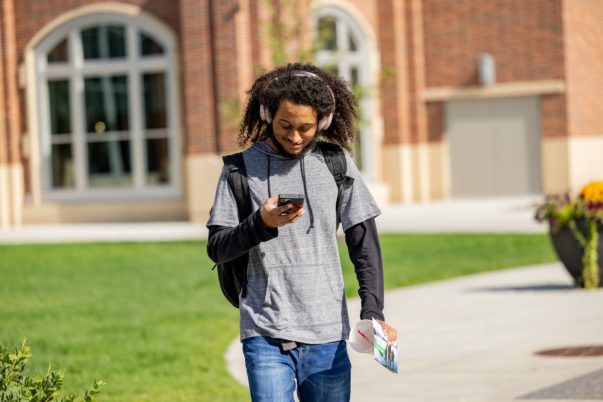 UNDTechAlert's tweet image. Our mission is to strive for excellence in customer service, collaboration, and innovation. Visit the UIT Help Desk located in the Chester Fritz Library for any technology-related assistance! We are here for you! 

#UNDproud #TechSupport #CyberSafe