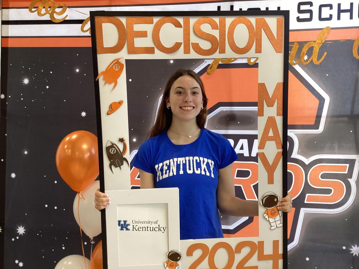 Incoming @universityofky student! My Alma mater! So excited for Kylah! @ukchs 😃🥰❤️ #PreVet #VeterinaryScience @ShepardAstros