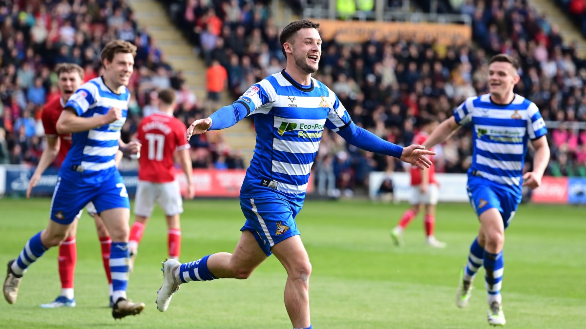 REPORT | Ruthless Rovers claimed a two-goal advantage heading into the second leg of the play-off semi-final with an excellent performance at Crewe Alexandra Read more ⬇️ doncasterroversfc.co.uk/news/2024/may/… 🔴 #drfc ⚪️