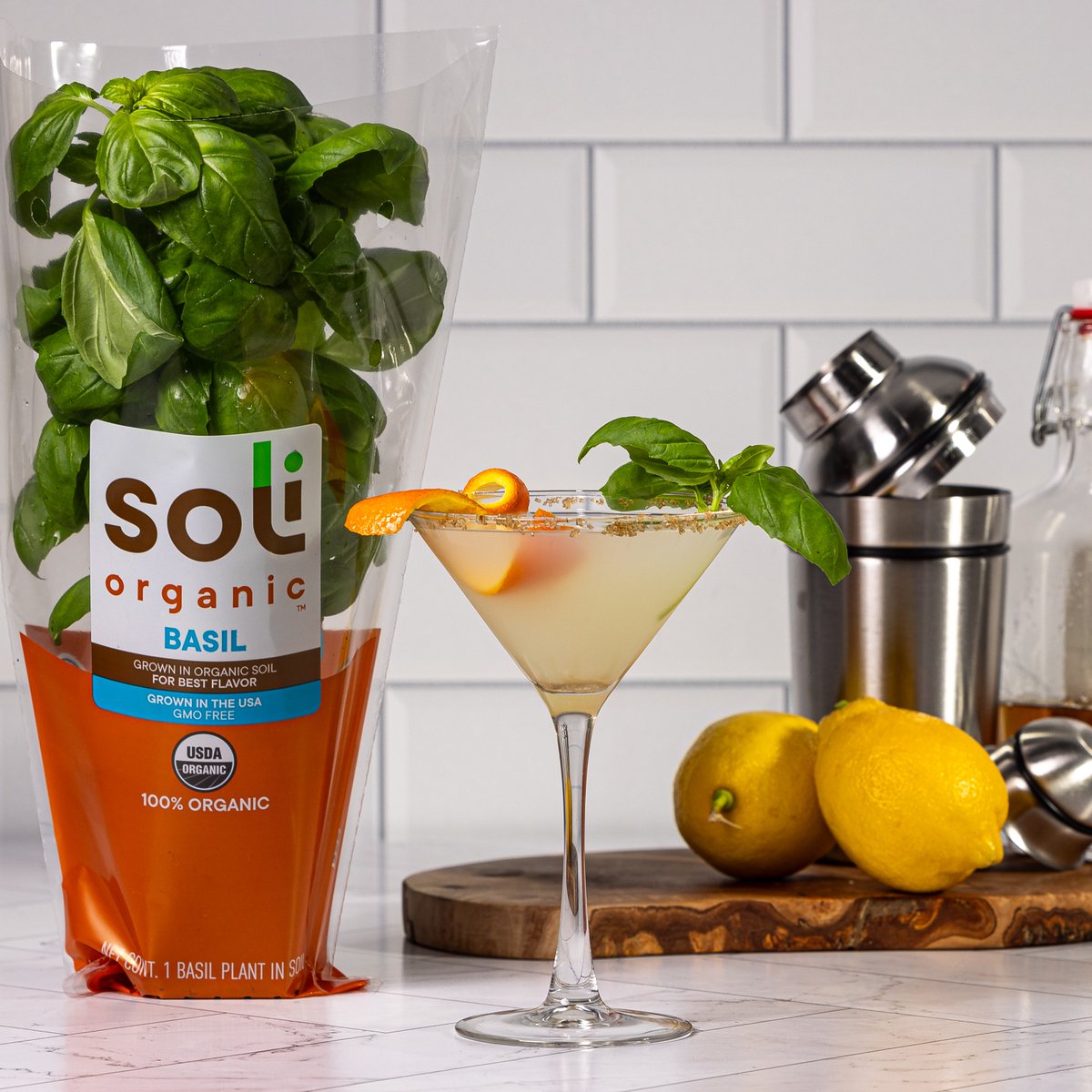 Don’t let the #CincoDeMayo vibes end just because it’s May 6th! Sip on a margarita with #Soliorganic 100% #Organic basil garnish🍹Grown regionally these basil leaves are free from synthetic pesticides or fertilizers🌱 Join us at #BBQinDC in June to see what the hype is all about