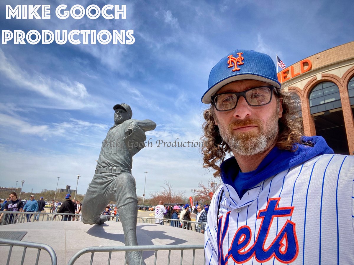 Tom & Gooch by #MikeGoochProductions

#photography #photo #nycphotographer #FollowThisPhotoGuy #PhotographyIsArt #streetphotography #streetphotographer #baseball #MLB #NewYork #Mets

@mets @MLB #CitiField #sportsphotography