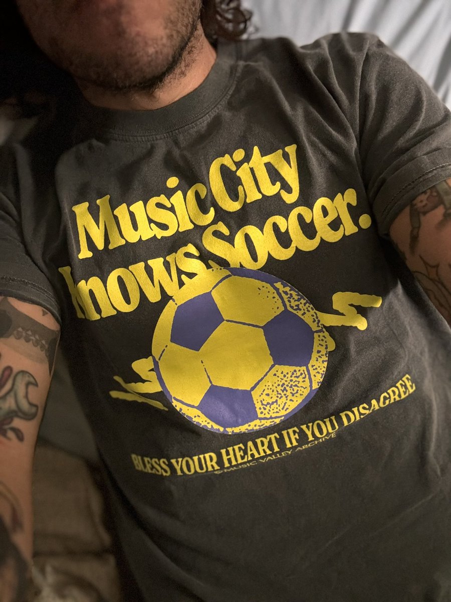 People, this shirt from Music Valley Archive (IG: musicvalleyarchive) is an 11/10. Nashville native here, blessed to be wearing it.