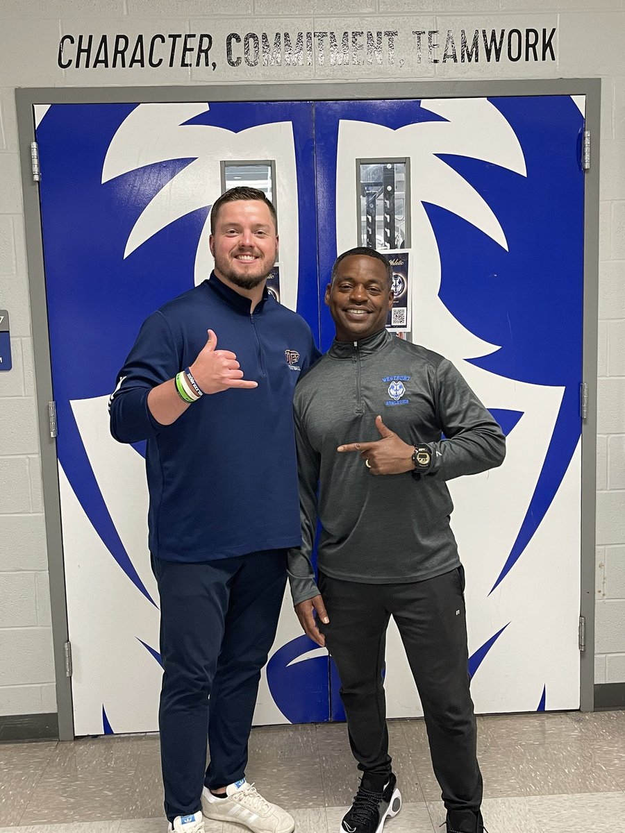 Huge shoutout to @1CoachKelley & @WestburyFB for a great visit this morning! Appreciate you Coach! #WinTheWest #PicksUp ⛏️🟠🔵