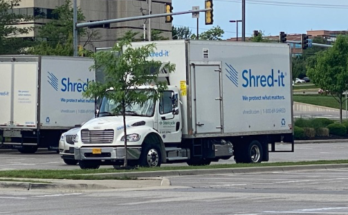 CPIWealth's tweet photo. We had a great time helping clients shred outdated paperwork over the weekend in Kansas City. Thanks to everyone who helped make the day successful! #ShredDay https://t.co/pyiWLO3Iye
