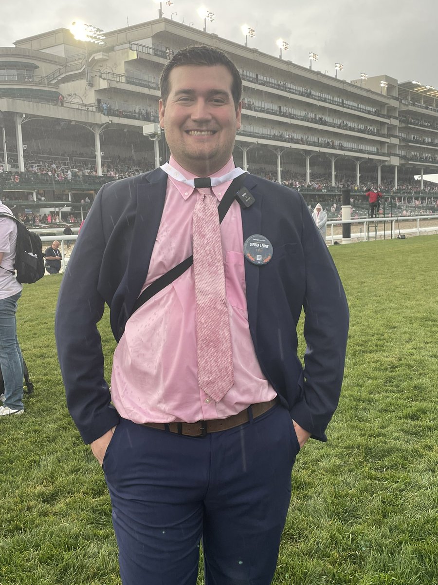 APRoscoeK's tweet image. Thanks to everyone for sticking with me over the #KentuckyDerby weekend.
Filled with both the highest highs and the lowest lows, but still just realizing how lucky I am to do the things I do every single day.
When I was a kid, sitting on the grass of the Arlington Park lawn, I…