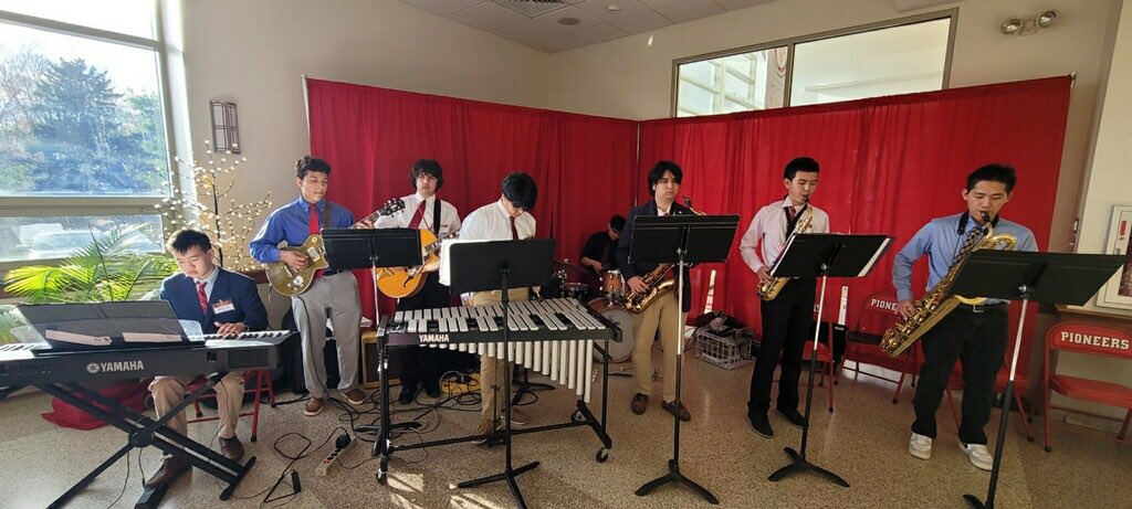 Thank you Saint John’s Jazz Band for helping to set the tone at Saturday night’s gala.  We are all so proud of your professionalism and talent!  Thank you for continuing to bring joy to the SJ community and representing the Fine Arts so well!