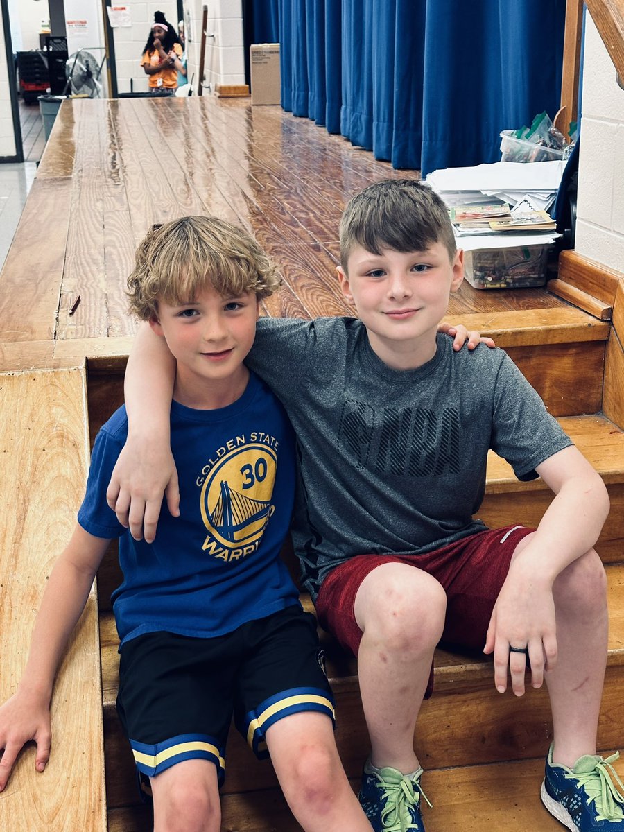 ShelleyBoyer14's tweet photo. Congratulations to our @LaukhufLions20  3rd, 4th, and 5th grade Math Derby winners!  Along with a big round of applause for all of our students who participated. @JCPSKY 
#LEADlikeaLION https://t.co/MhGIkTRgtp