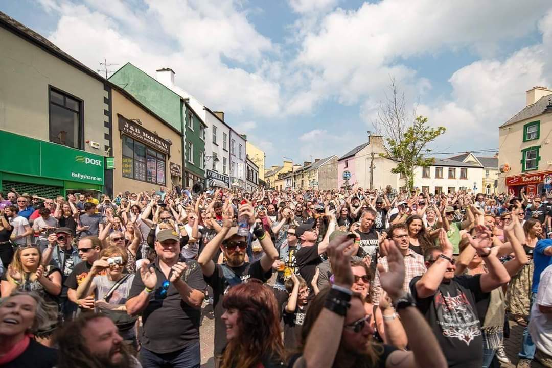 Rory Gallagher International Tribute Festival 2024 in Ballyshannon, Co. Donegal - 30th May to 2nd June  2024 - 40 Acts on 15 Stages over 4 Days - rorygallagherfestival.com
Ireland's Blues Rock Music Festival honouring the Rory Gallagher - Part of It !!!