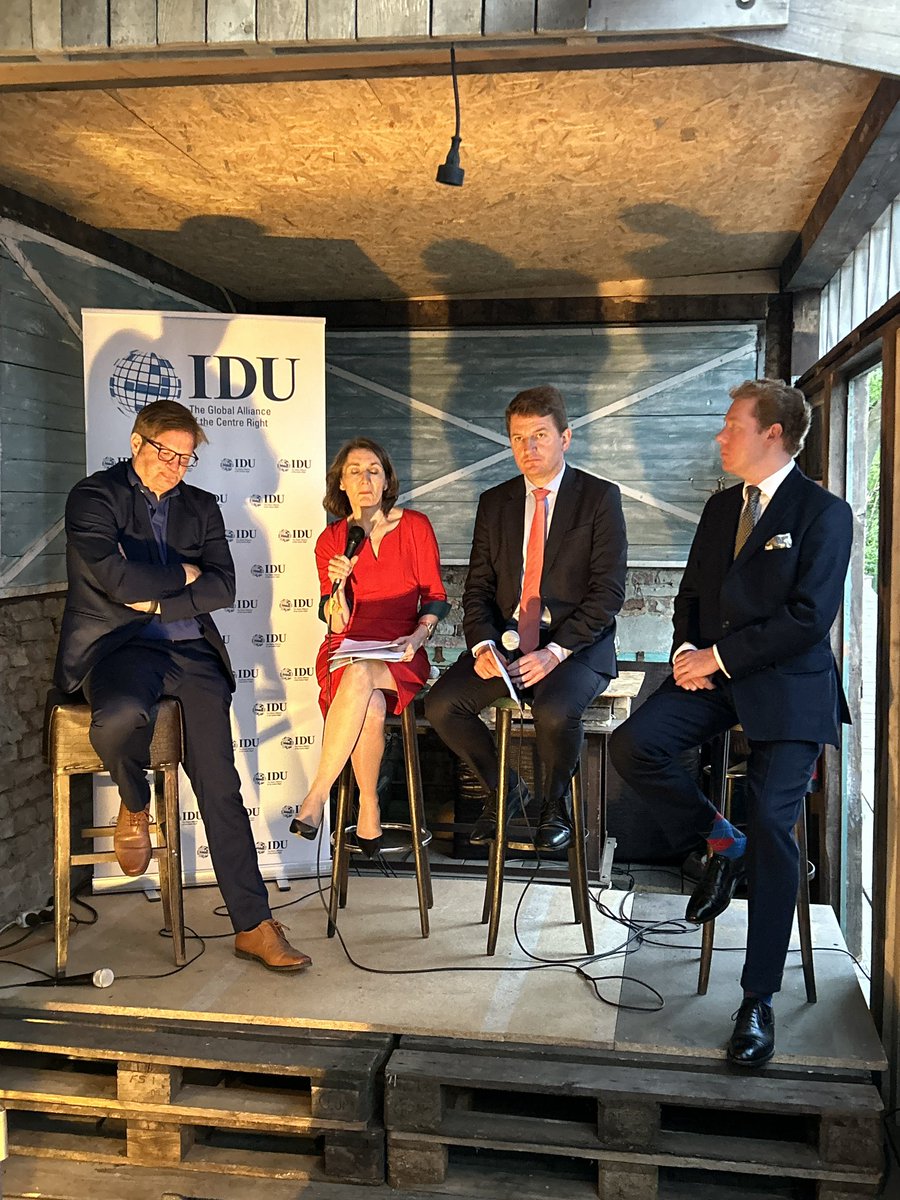 „What the hell is going on in Germany?“ Thanks to @MichaelBroecker @ClaudMajor and Prof. Jörg Rocholl for providing international guests of the #cdupt24 with answers and for being with the IDU and @TheRepublicDe tonight!