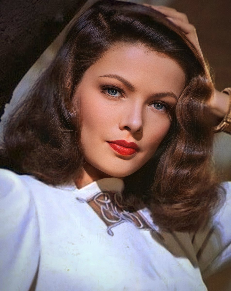 Plot twist: When you're supposed to be dead but you show up looking like ravishing Gene Tierney... I mean, 'Laura.'