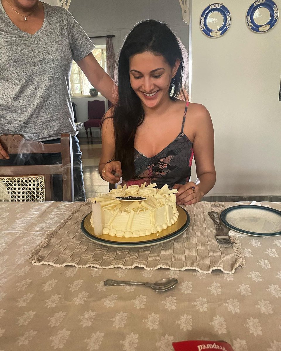 HappyBirthday to MyFavourite person on ThePlanet! Enjoy your day to the fullest, you truly deserve it! 🎂🎈🎊🌹❤️ I hope ThatYour SpecialDay is full of fun&happiness&everything ThatYou enjoy🥰😍🥳night&day only
I ask this prayer ThatYou alwaysBe happy🤗🥰😘❤️ @AmyraDastur93