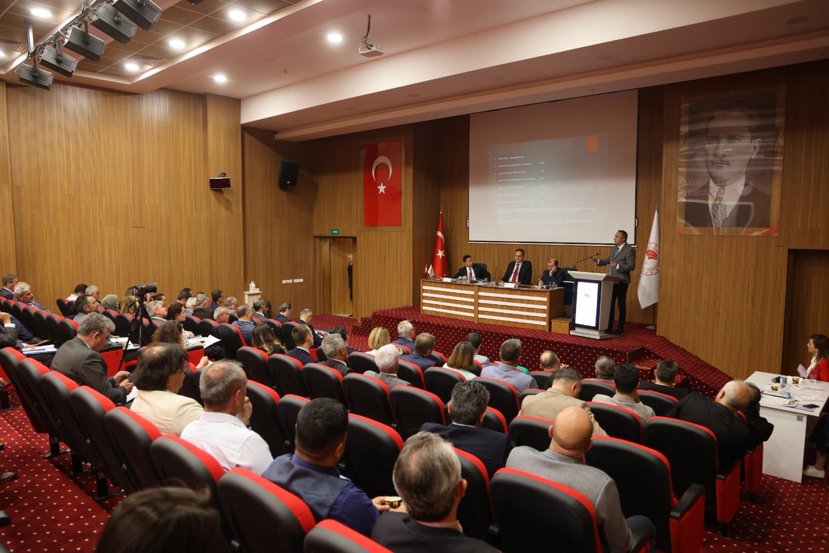 Tarım ve Orman Bakanlığı Su Yönetimi Genel Müdürlüğünün talimatları ile kurulan İl Su Kurulu, Valimiz Sayın Dr. İdris Akbıyık’ın başkanlığında gerçekleştirildi. Toplantıda tarım sektöründeki su verimliliğini artıracak çalışmalar hakkında sunumlar yapıldı. #SuVatandır…