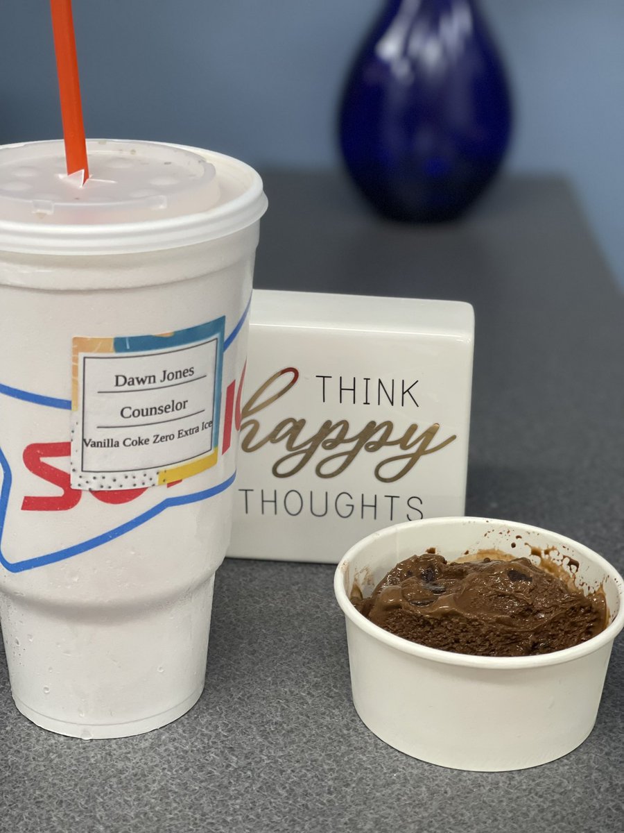 Thank you <a href="/McNeil_PTO/">McNeil PTO</a> for the Monday TREAT!!! It really made it easy to Think Happy Thoughts on a Monday! ❤️💙🐴 <a href="/McNeilElem/">McNeil Elementary</a> #TeacherAppreciationWeek