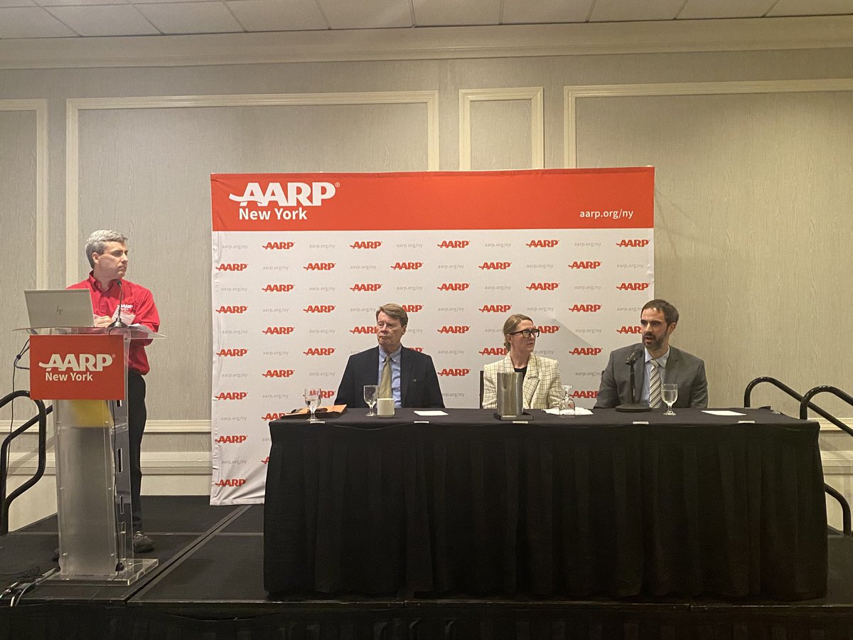 As part of @AARPNY advocacy days in #Albany 125+ volunteers heard “Perspectives from Planet Albany” with @NYPIRG @blairhorner, @UtilityProject Laurie Wheelock, & @politicony @mahoneyw #FairRxPricesNow. @AARPadvocates