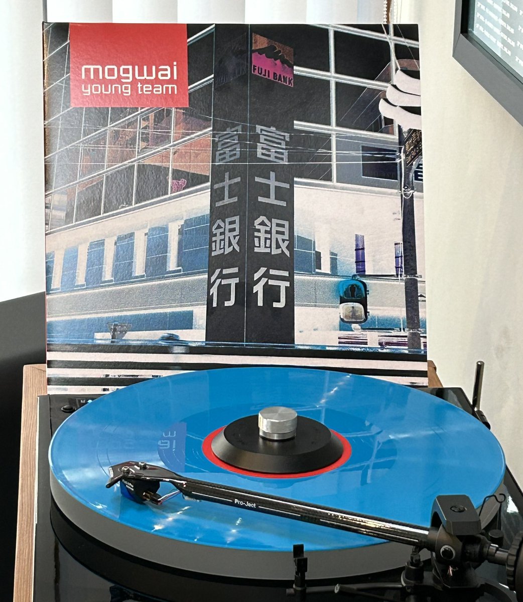 #5albums90s1 Finishing off the bank holiday with some Mogwai, spellbindingly good, what a debut 🔥proper chance of breaking into my 5..Like Herod still stops me in my tracks every single time 💙