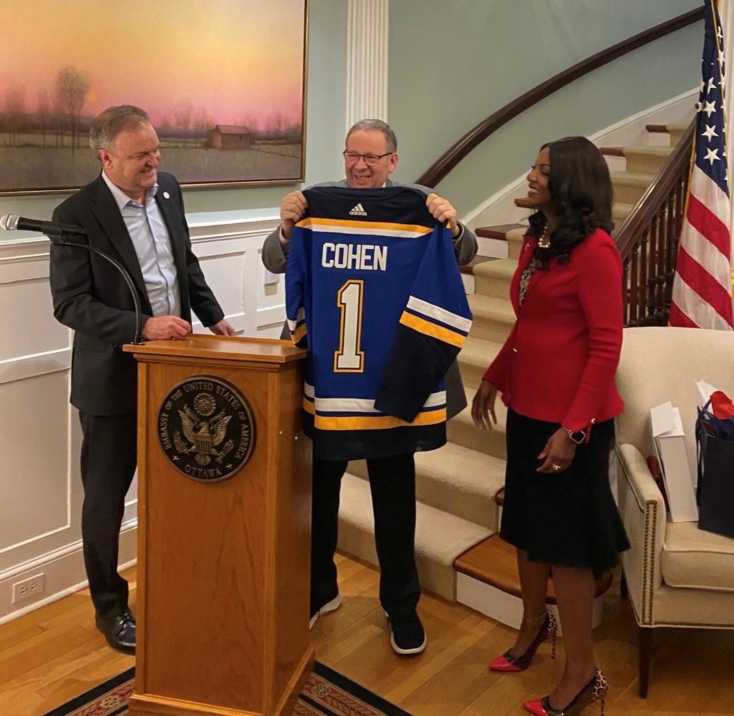 U.S. Ambassador to Canada (@usambcanada) on Twitter photo St. Louis, with its iconic Arch, is known as the Gateway to the West. But <a href="/STLCityGov/">City of St. Louis</a> looked North this weekend, bringing a diverse trade delegation to Montreal and Ottawa to mark a historic milestone—the inaugural <a href="/AirCanada/">Air Canada</a> direct flight connecting Montreal and St. Louis. St. Louis, with its iconic Arch, is known as the Gateway to the West. But <a href="/STLCityGov/">City of St. Louis</a> looked North this weekend, bringing a diverse trade delegation to Montreal and Ottawa to mark a historic milestone—the inaugural <a href="/AirCanada/">Air Canada</a> direct flight connecting Montreal and St. Louis.