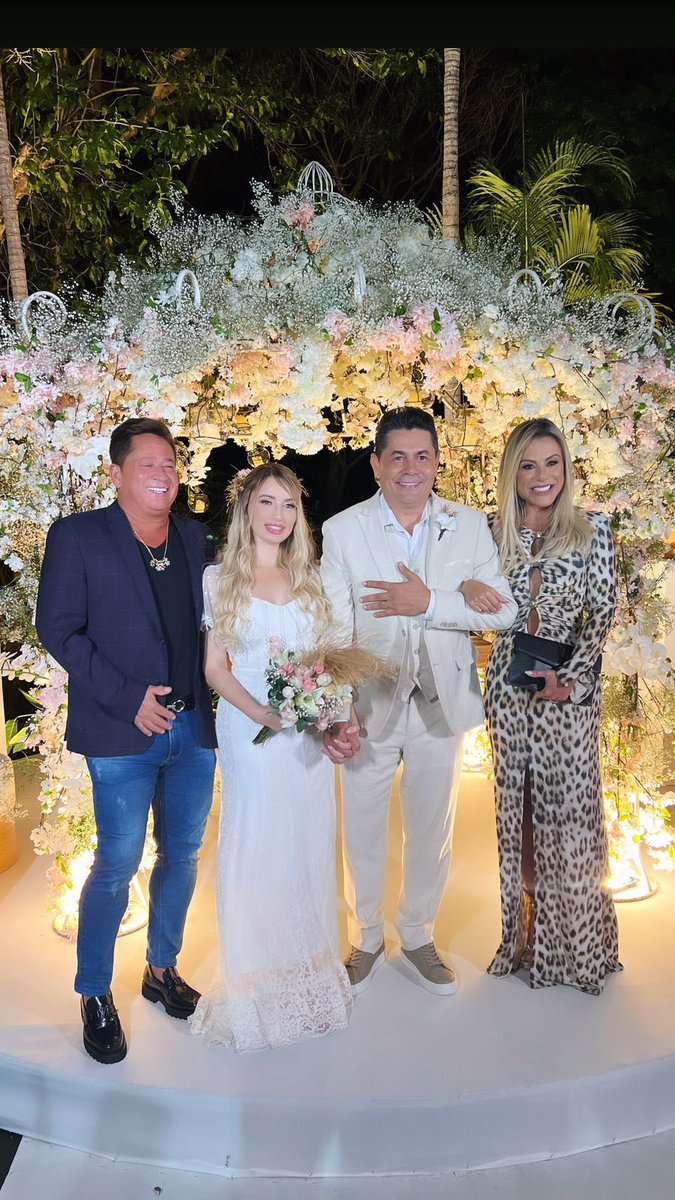 Amigos que nunca nos Abandonaram ❤️❤️<a href="/LeonardoCantor_/">Leonardo</a> <a href="/poliana/">Poliana</a>!