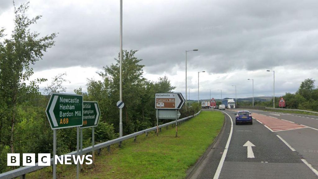 Pedestrian dies after being hit by a car and #Van
🔗 bbc.co.uk/news/articles/…
#A1 #A69 #Crash #Haltwhistle #Police #truckingNews