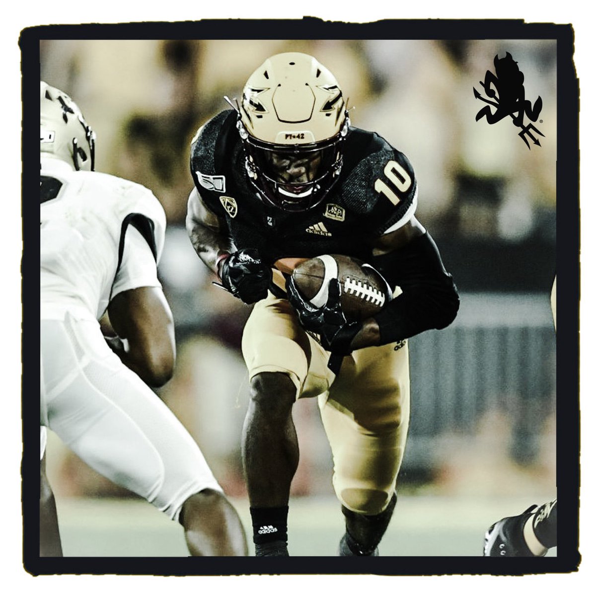 DieHardDevil (@dieharddevilasu) on Twitter photo Sun Devil @KyleWilliamsVI (2016-2019) collected 161 catches for 1,750 yards while graduating with honors from Barrett Honors College. Today he’s an MD Candidate at ASU’s Mayo Clinic Alix School of Medicine. Talk about making his mark with <a href="/ASU/">Arizona State University</a> 🔱 #ForksUp <a href="/ASUFootball/">Sun Devil Football</a> Sun Devil @KyleWilliamsVI (2016-2019) collected 161 catches for 1,750 yards while graduating with honors from Barrett Honors College. Today he’s an MD Candidate at ASU’s Mayo Clinic Alix School of Medicine. Talk about making his mark with <a href="/ASU/">Arizona State University</a> 🔱 #ForksUp <a href="/ASUFootball/">Sun Devil Football</a>