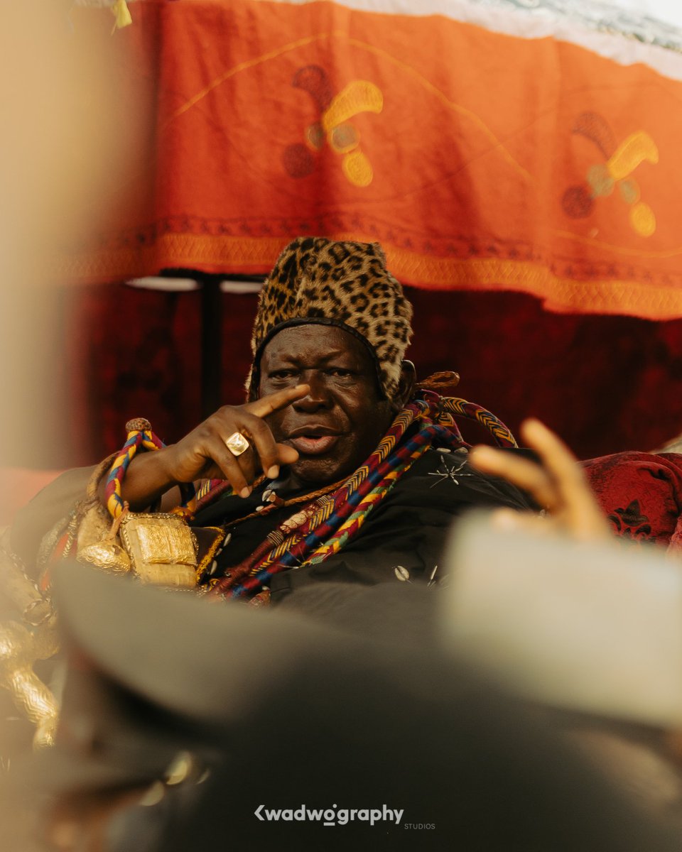 Modern Day Kwame Nkrumah๐ ๐๐งโโ๏ธ (@therealbhizzle) on Twitter photo Celebrating a true leader and a symbol of Ghana's rich culture and heritage. Happy birthday, Otumfuo Osei Tutu II! May your day be as golden as your throne.
Photographed by me.๐ธ๐งโโ๏ธ
cc : <a href="/kwadwography/">Kwadwography</a>
ยฉ2024.
#OtumfuoAt74 #Asantehene #GhanaianRoyalty Celebrating a true leader and a symbol of Ghana's rich culture and heritage. Happy birthday, Otumfuo Osei Tutu II! May your day be as golden as your throne.
Photographed by me.๐ธ๐งโโ๏ธ
cc : <a href="/kwadwography/">Kwadwography</a>
ยฉ2024.
#OtumfuoAt74 #Asantehene #GhanaianRoyalty