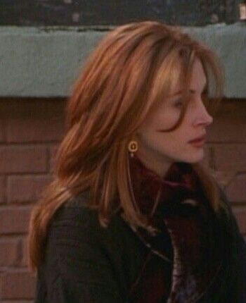 TheCinesthetic's tweet image. julia roberts in 'friends'