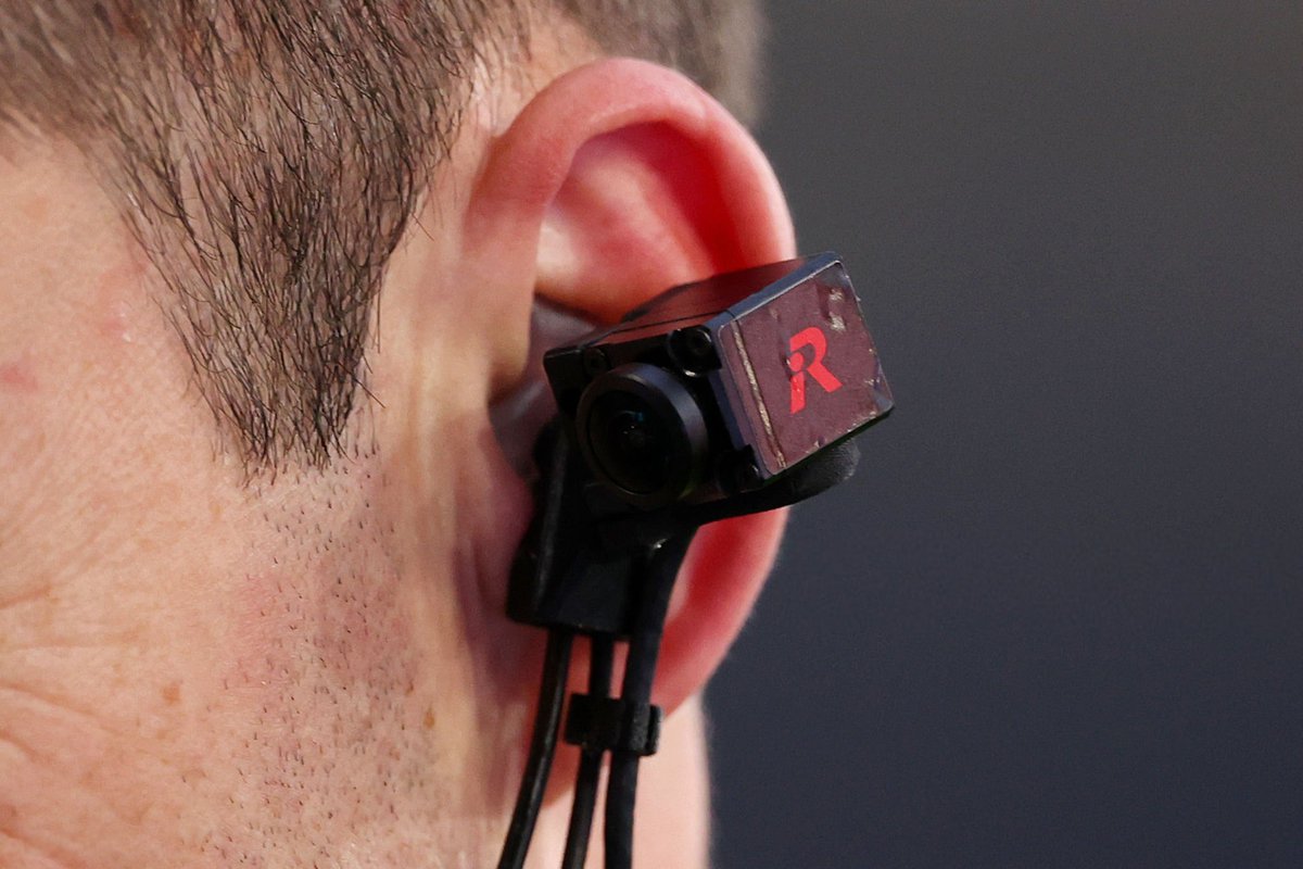 ✅ The “RefCam” that Jarred Gillett will wear today. The footage will not be broadcast live, but will be shown later in the year as part of a program 'aimed at providing additional insight and training into the requirements of PL refereeing'. #MUFC