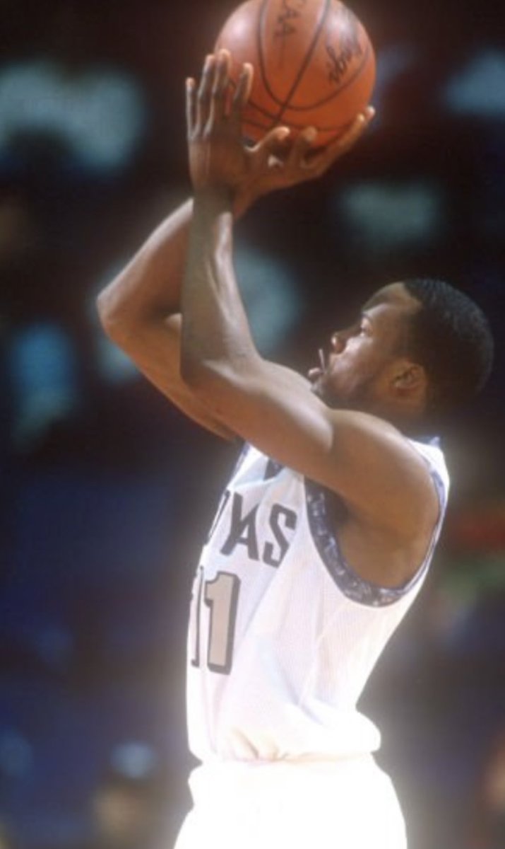 Happy Birthday Daymond Jackson (1995-99)! An All-Met and All-State Guard from Alexandria, Virginia, Daymond ranked 17th in the Big East for 2-point FG% in the 1997-98 season.