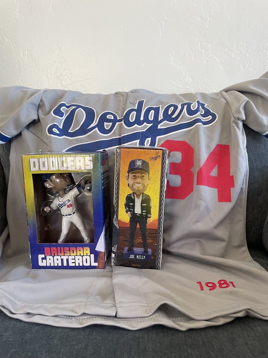 Win the Viva Los Doyers give away with Kelly, Graterol Bobbleheads and Fernando Jersey ⚾️ One fan wins all three! 😃 ⚾️ To enter all you have to do is RETWEET and FOLLOW us. ⚾️ Winner announced after the Padres series 5/12 ⚾️ Go #Dodgers Good Luck! #LetsGoDodgers  @Dodgers