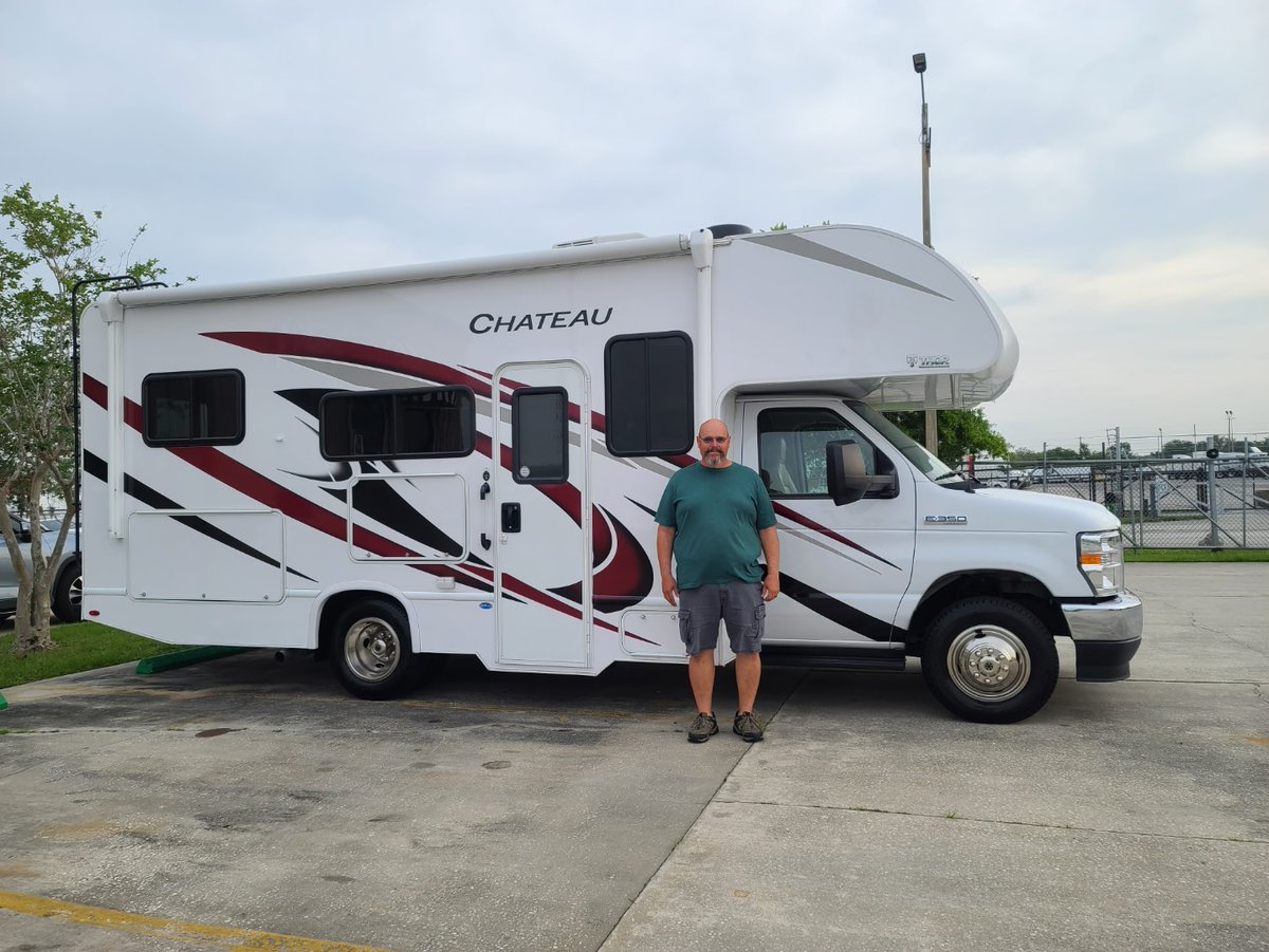 Every day is a new adventure in an RV! Duree rented the 23 ft. Thor Chateau through online booking on our website. You can too! Find your RV rental at: bit.ly/2SS1Rs2 #rvrental #customerspotlight #safetravels #tampaevents